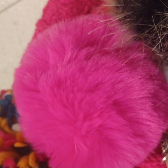 NWT Pink Interchangeable Faux Fur Pom Pom Knit Beanie - Picture 6 of 9